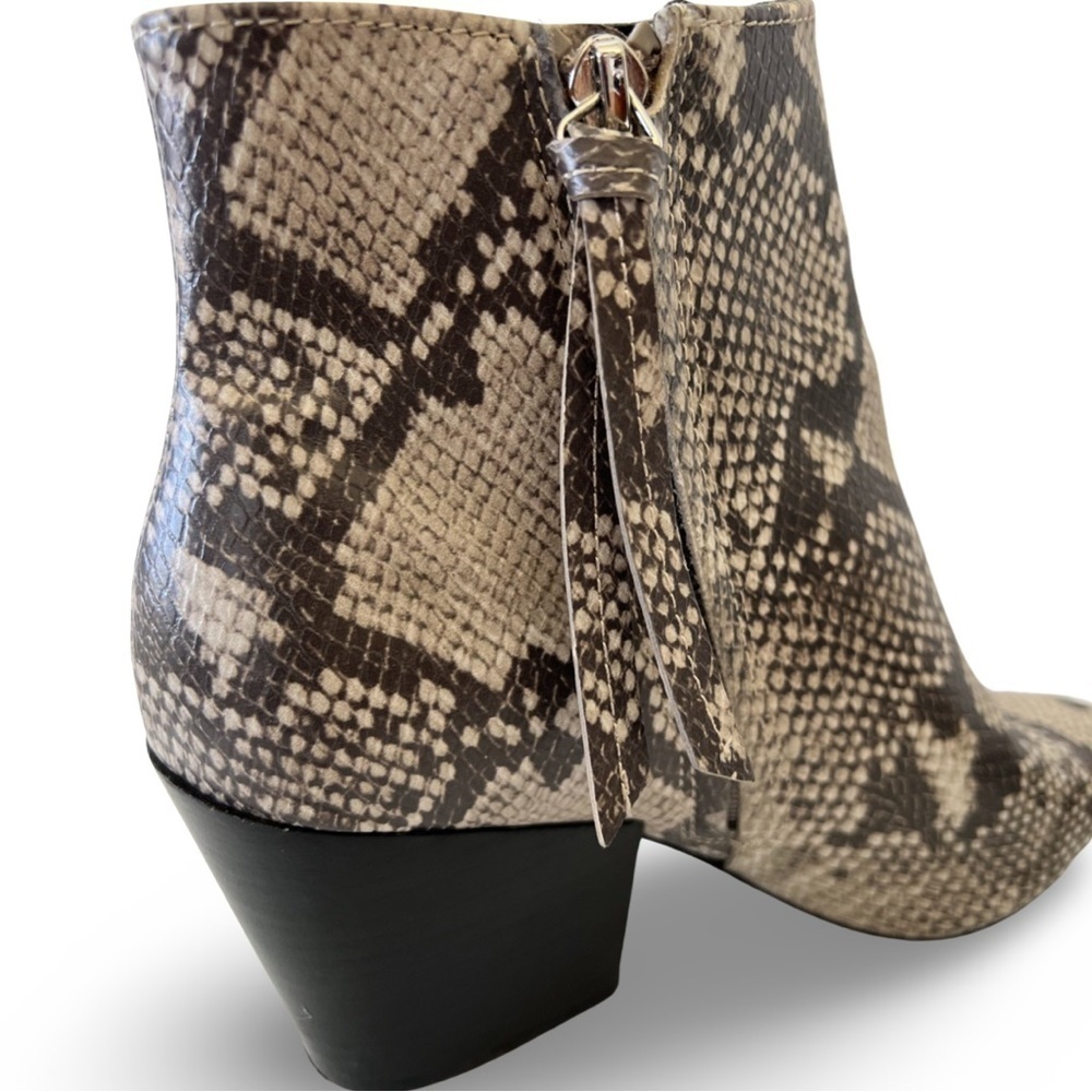 Dolce Vita Deedee Snake Print Kitten Heel Pointed Ankle Booties Size US 7.5 - Picture 6 of 8